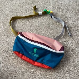 Cotopaxi fannypack multicolor